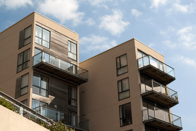 Remont mieszkania w bloku – jakie zmiany wymagają zgody?